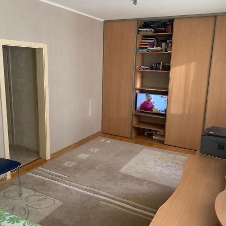 Bright Room Near International Exhibition Centre Kiev Exterior foto
