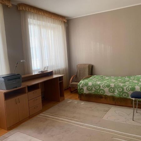 Bright Room Near International Exhibition Centre Kiev Exterior foto